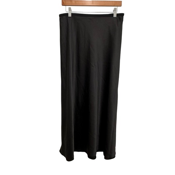 Uniqlo Satin Maxi Skirt Black Size Large Tradwife Modest Minimalist Classic LBD - Picture 1 of 4